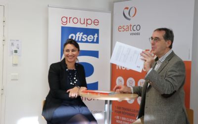 Un partenariat au service de l’emploi des personnes en situation de handicap. Esatco Vendée et Offset 5 signent une convention